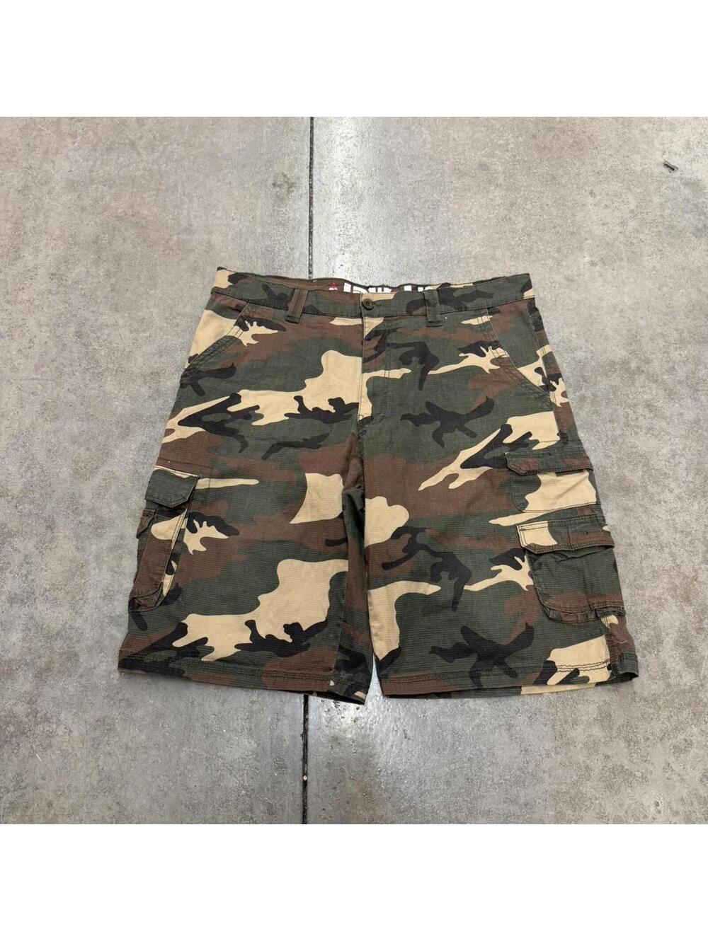 vintage airwalk camo brown and green relaxed baggy fit cargo shorts size 36